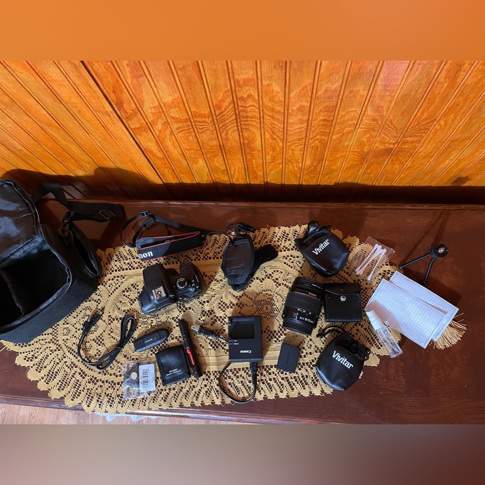 Canon EOS 1300d with accessories